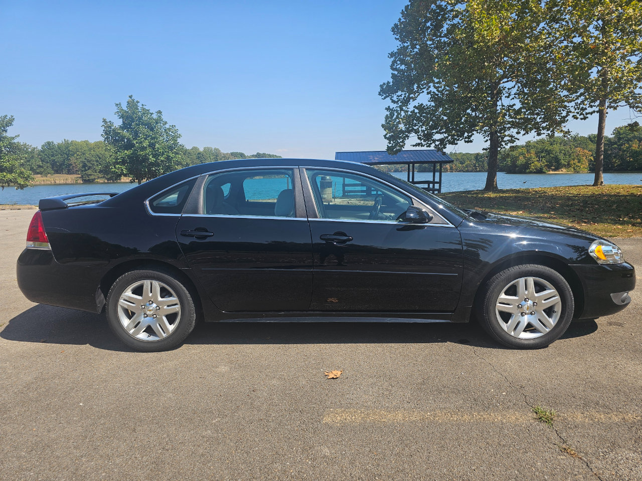 Used 2011 Chevrolet Impala LT image 4