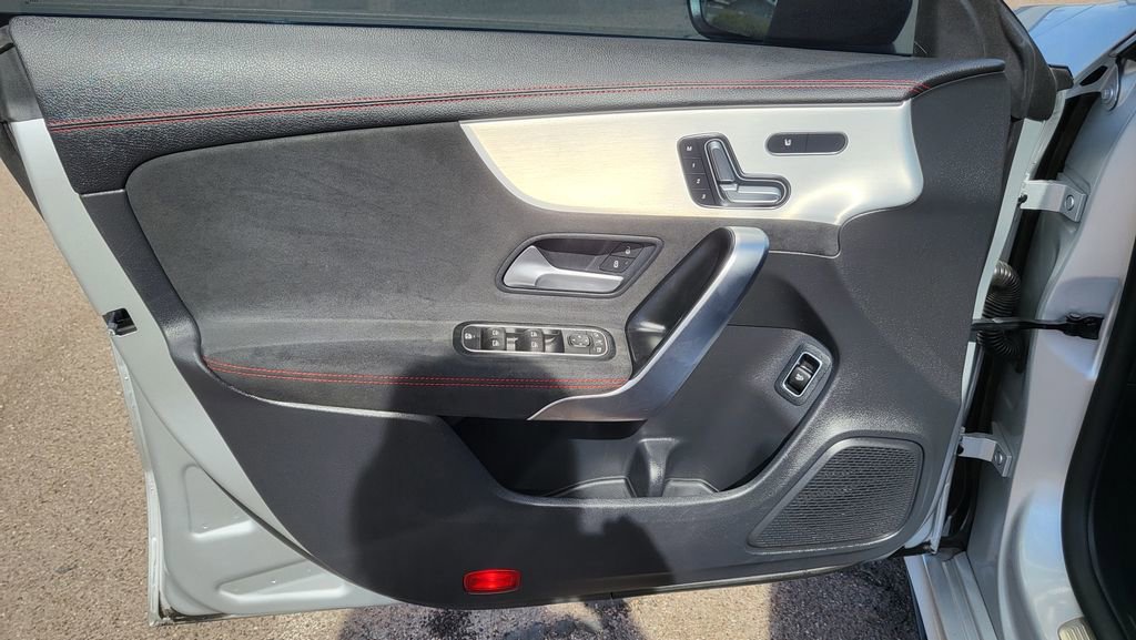 Used 2023 Mercedes-Benz CLA 35 AMG 4MATIC image 23