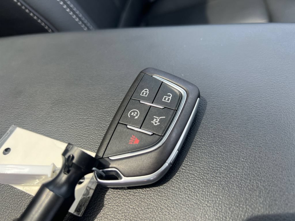 Used 2024 Cadillac Lyriq Luxury AWD/4WD image 38