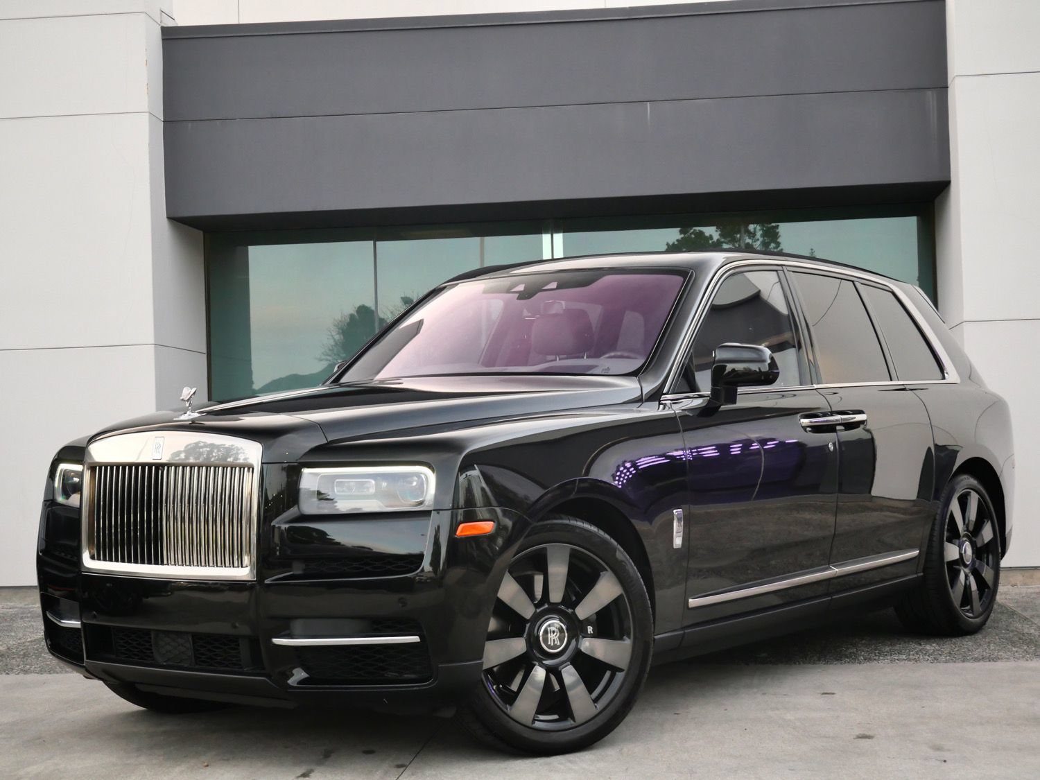 Used 2023 Rolls-Royce Cullinan AWD/4WD image 1