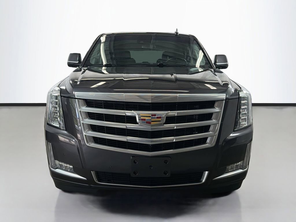 Used 2017 Cadillac Escalade Luxury AWD/4WD image 2