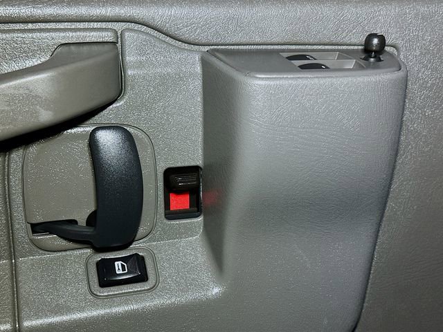 Used 2024 GMC Savana 2500 w/ Driver Convenience Package image 15