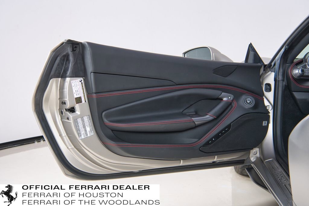 Used 2022 Ferrari F8 Tributo image 24