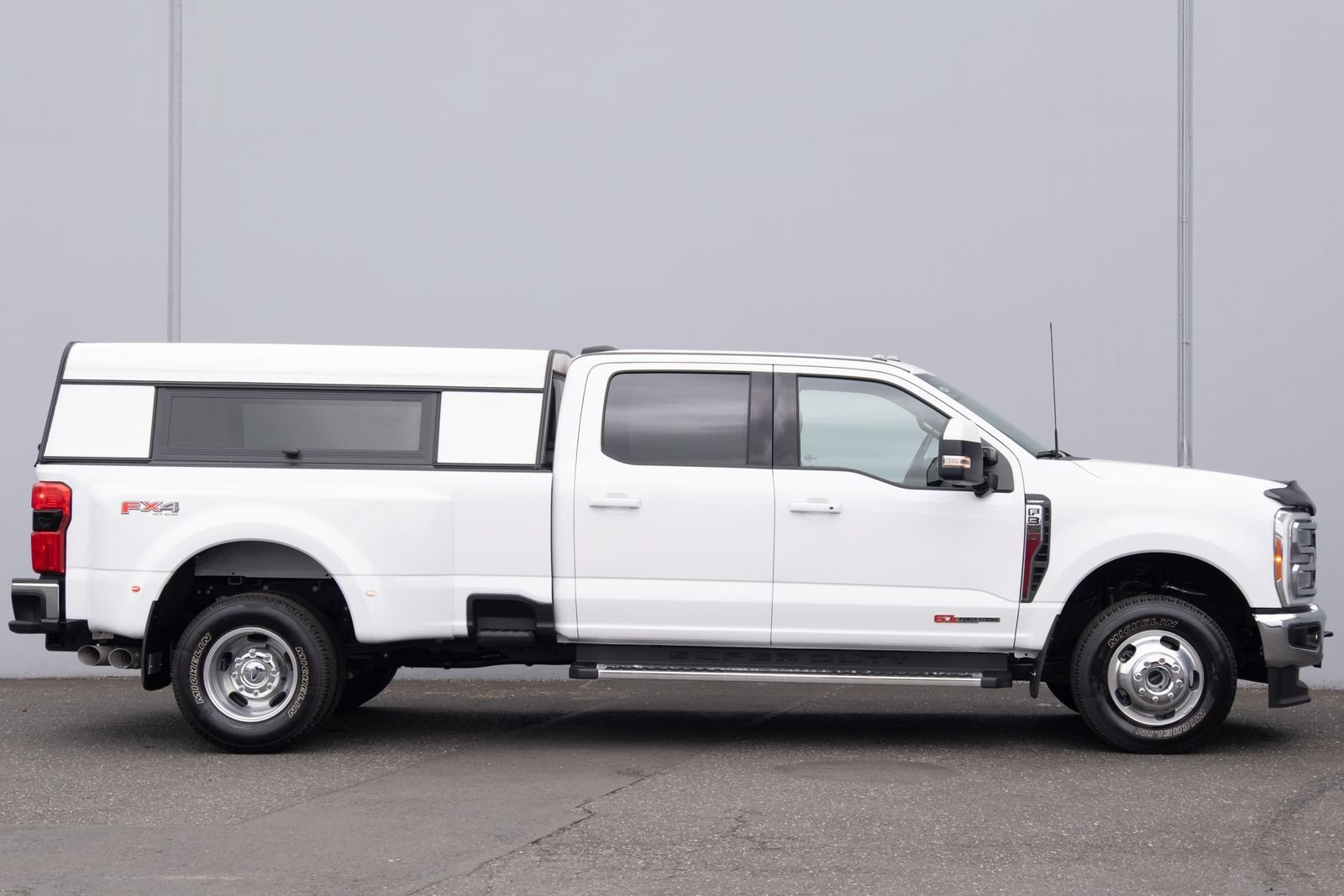 Used 2023 Ford F350 Lariat AWD/4WD image 29