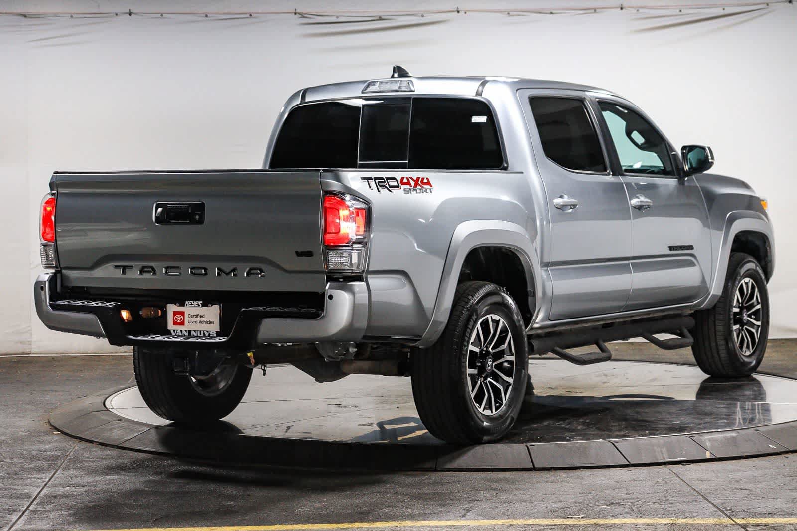 Certified 2022 Toyota Tacoma TRD Sport w/ TRD Premium Sport Package AWD/4WD image 4