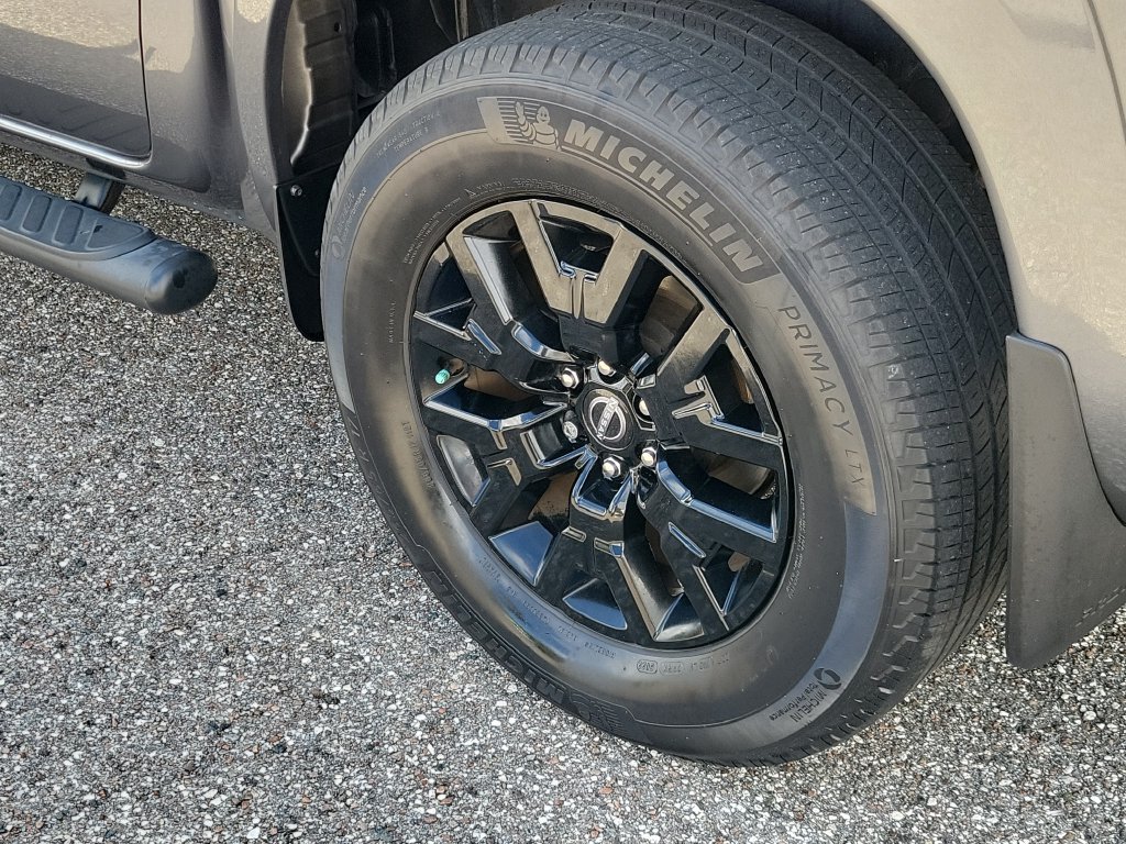 Certified 2023 Nissan Frontier SV w/ Midnight Edition Package RWD image 5