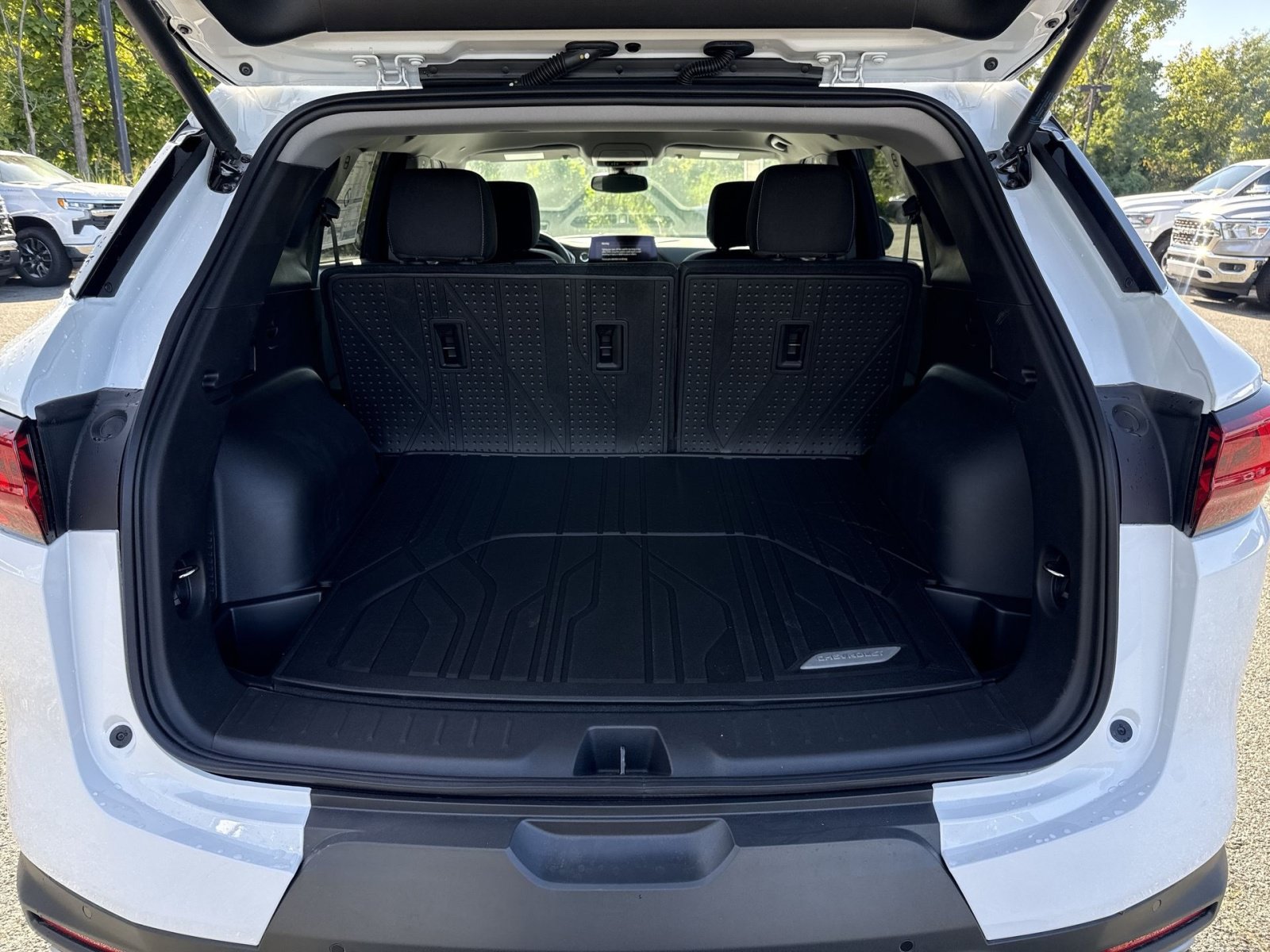 New 2026 Chevrolet Blazer LT w/ Convenience Package FWD image 26