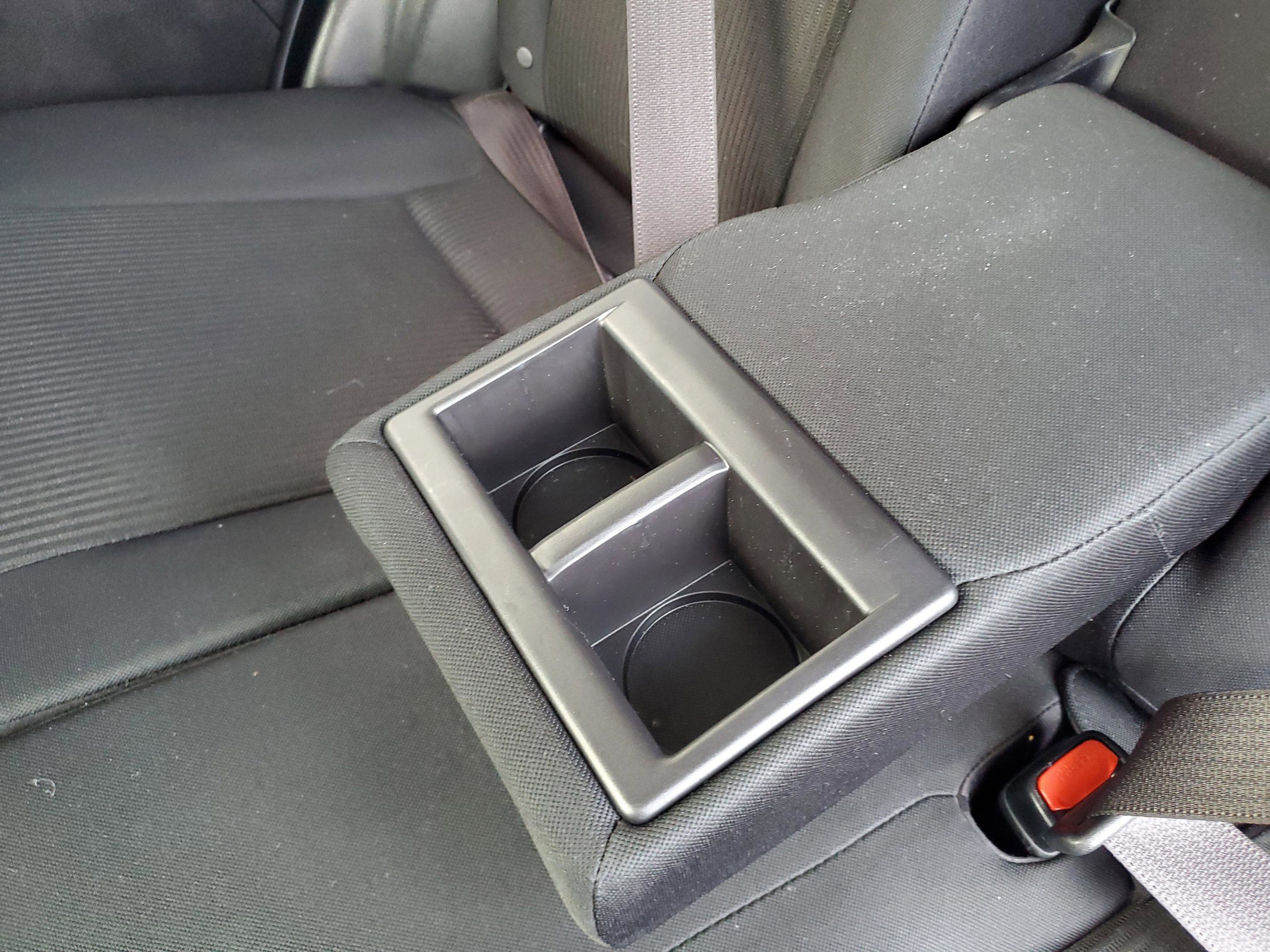 Used 2016 Toyota RAV4 LE image 9