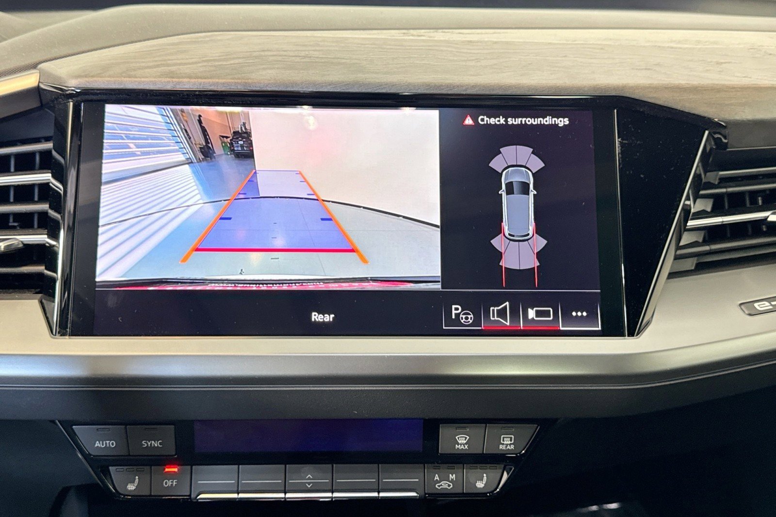 Used 2024 Audi Q4 e-tron Premium Plus image 14