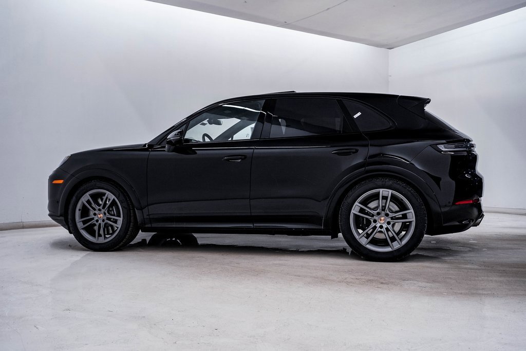 New 2026 Porsche Cayenne GTS image 2