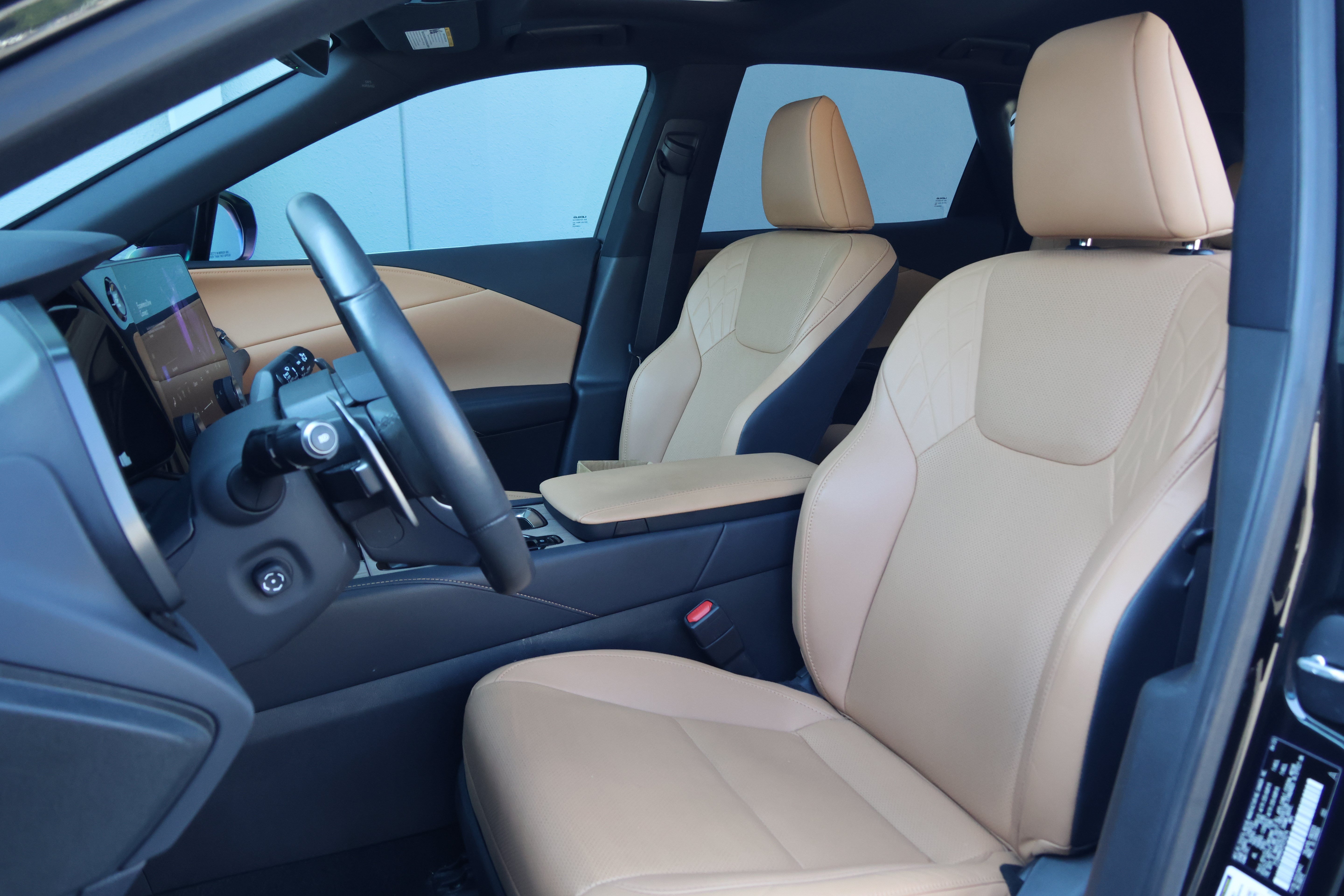 Used 2023 Lexus RX 350 Premium w/ Cold Area Package FWD image 33