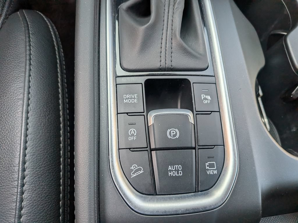Used 2020 Hyundai Santa Fe Limited AWD/4WD image 18