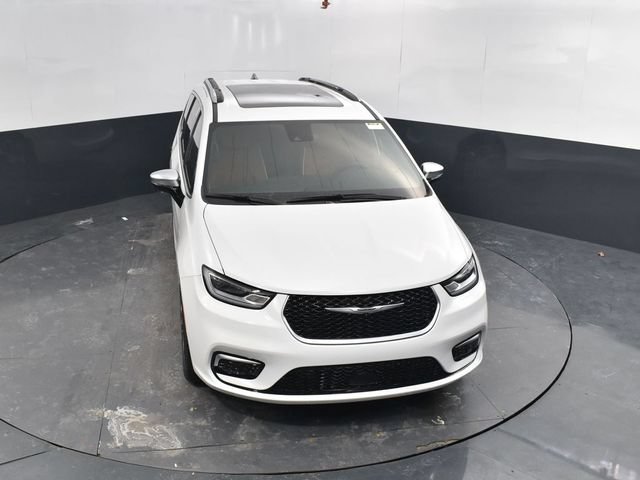 New 2026 Chrysler Pacifica Pinnacle w/ Trailer Tow Group AWD/4WD image 42