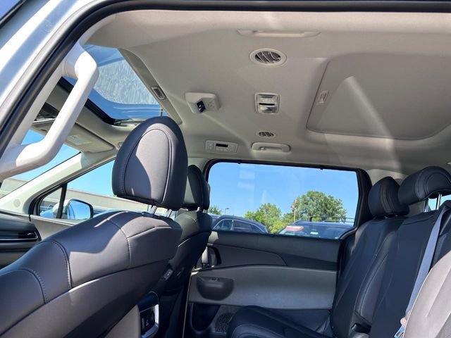 New 2025 Kia Carnival SX FWD image 9