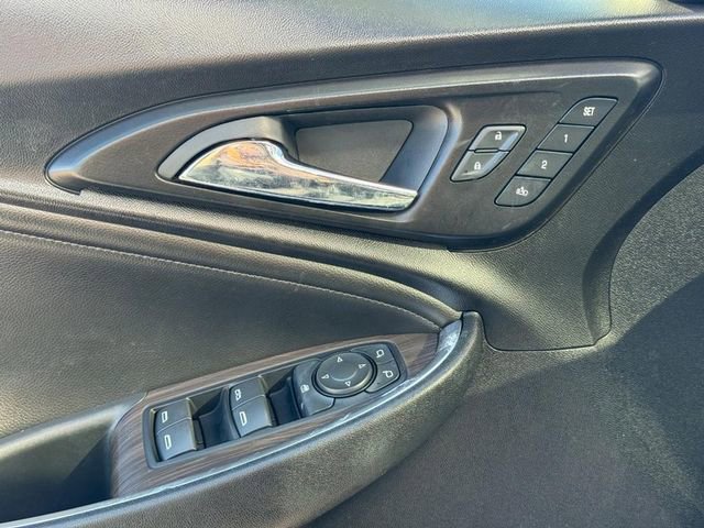 Certified 2019 Chevrolet Malibu Premier w/ Sun and Wheel Package image 23