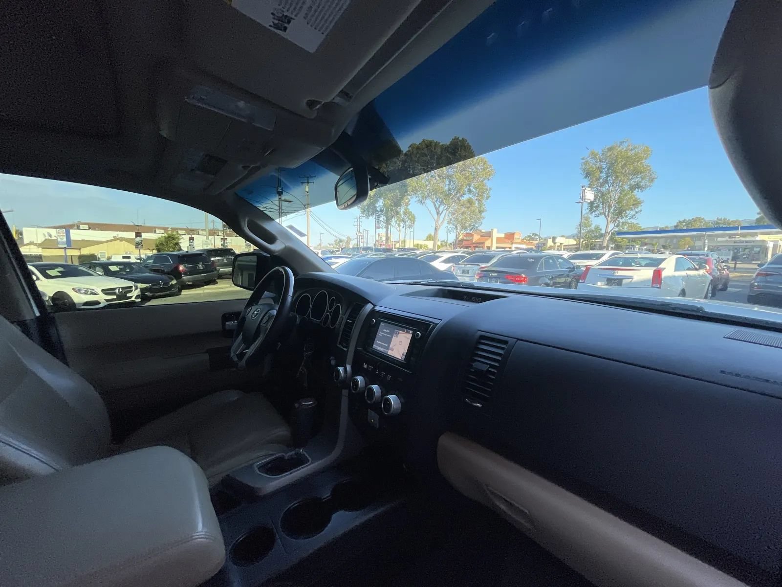 Used 2017 Toyota Sequoia Platinum RWD image 12