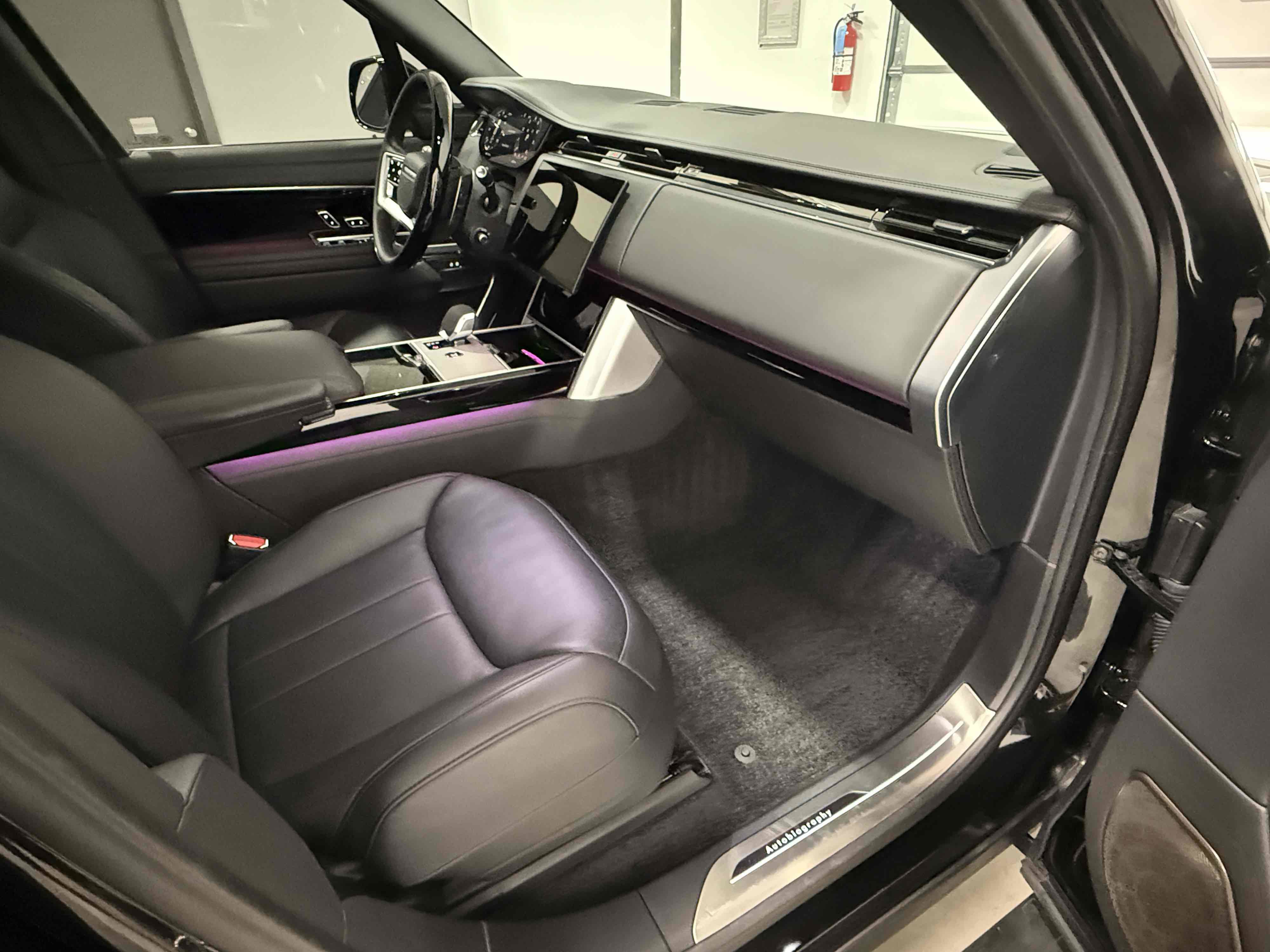 Used 2025 Land Rover Range Rover Long Wheelbase Autobiography image 68