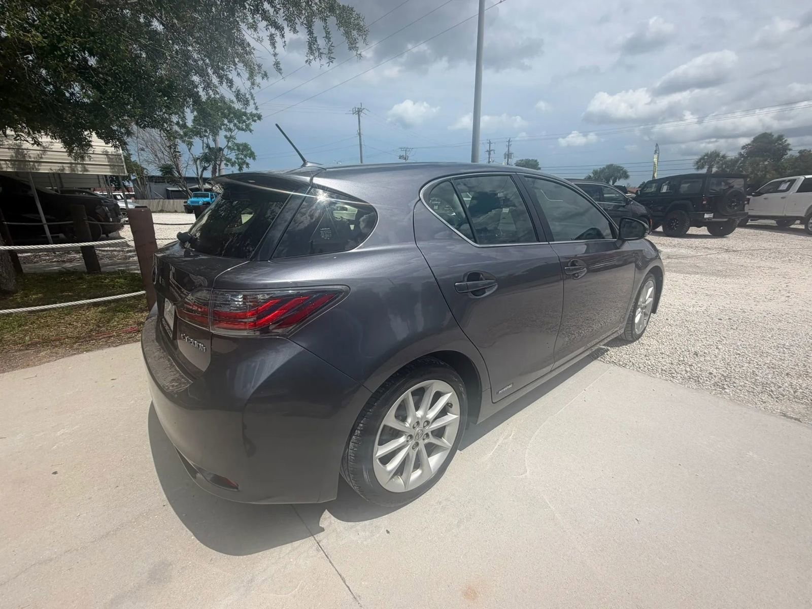 Used 2013 Lexus CT 200h w/ Premium Pkg w/Backup Camera FWD image 6