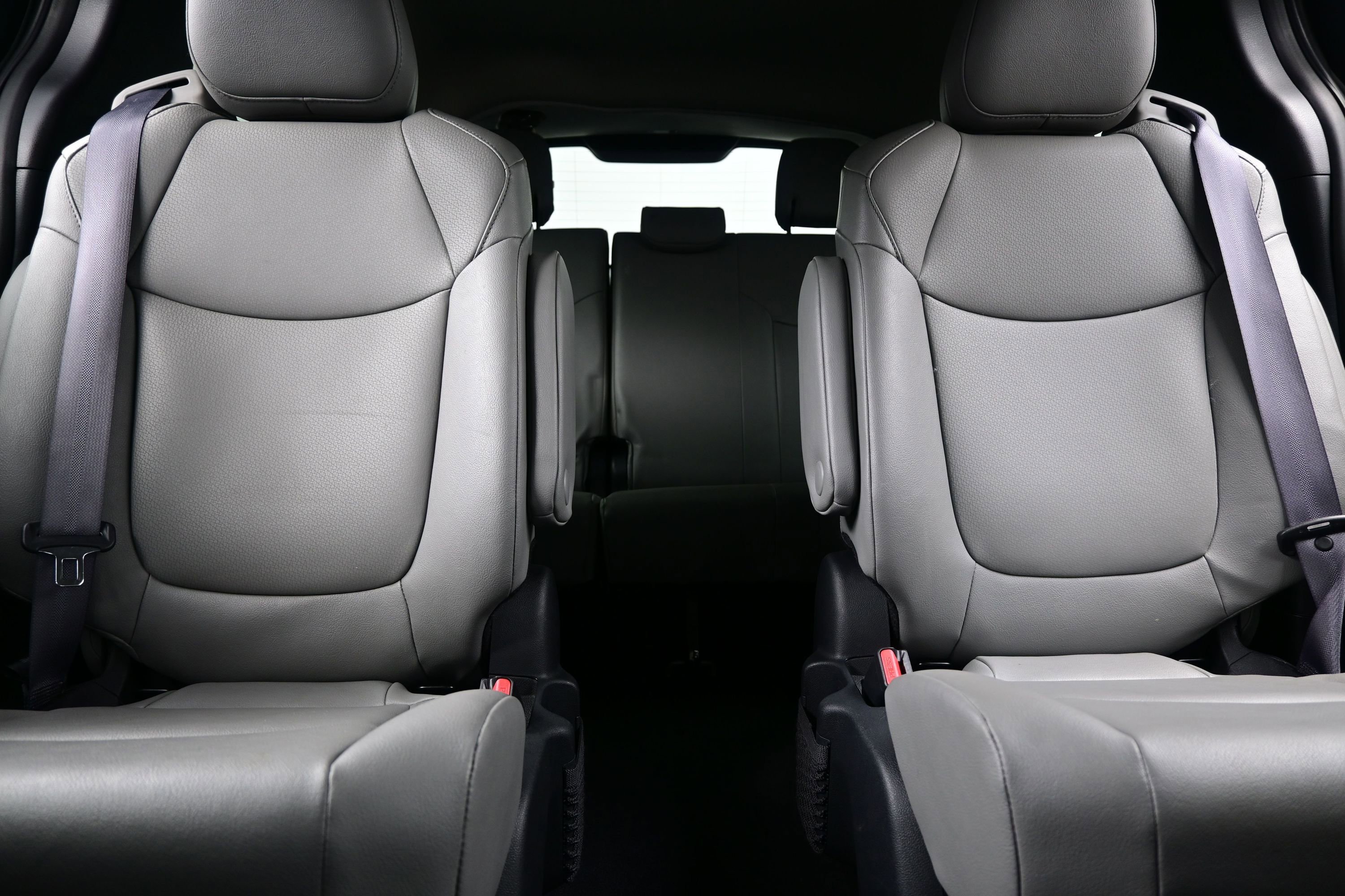 Used 2025 Toyota Sienna XLE w/ XLE Plus Package AWD/4WD image 16