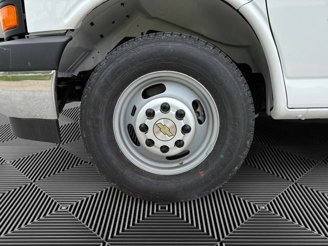 New 2026 Chevrolet Express 3500 w/ Power Convenience Package RWD image 9