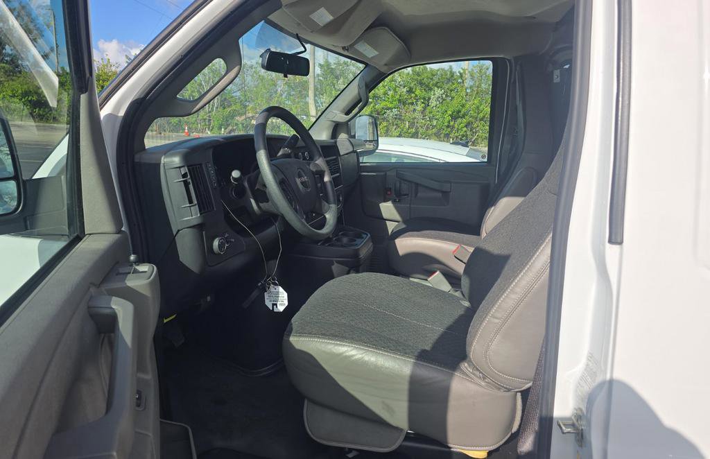 Used 2024 GMC Savana 2500 w/ Driver Convenience Package image 9