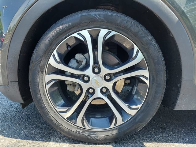 Used 2017 Chevrolet Bolt Premier w/ Infotainment Package FWD image 27