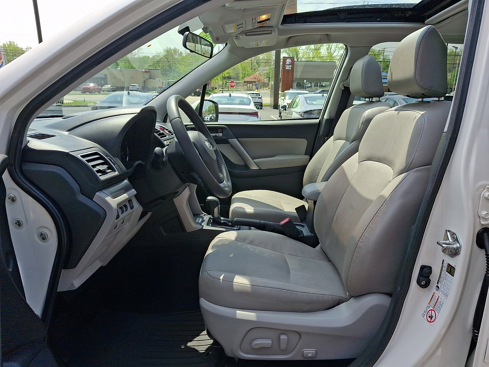 Used 2016 Subaru Forester 2.5i Touring w/ Eyesight & Navigation System AWD/4WD image 13