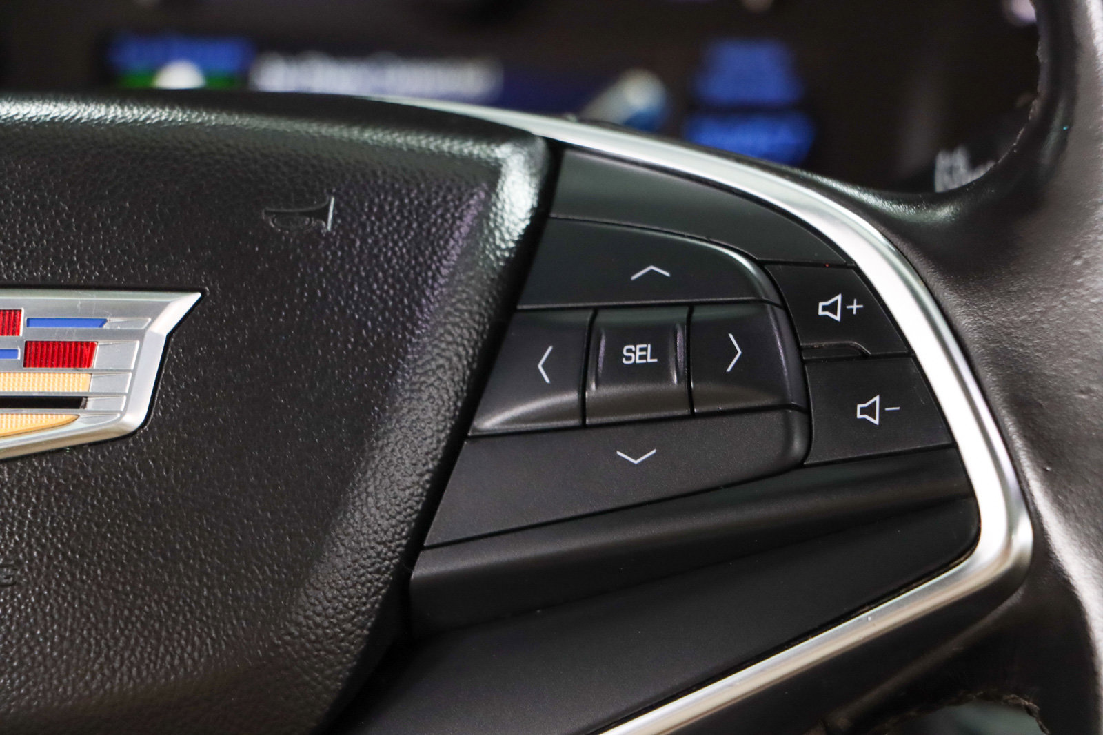 Used 2018 Cadillac XT5 Luxury w/ Driver Awareness Package image 14