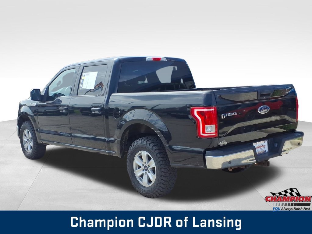 Used 2017 Ford F150 XLT w/ Trailer Tow Package RWD image 4
