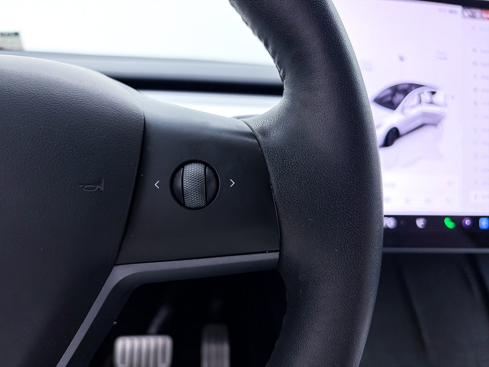 Used 2023 Tesla Model Y Performance image 31