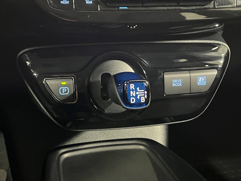 Certified 2022 Toyota Prius LE FWD image 25