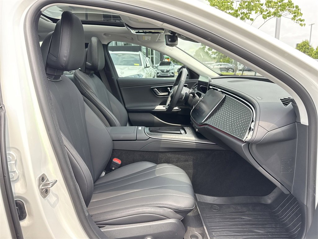 Used 2025 Mercedes-Benz E 350 4MATIC Sedan image 20