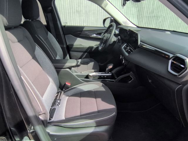 Used 2024 Chevrolet TrailBlazer LT w/ LT Cold Weather Package image 28