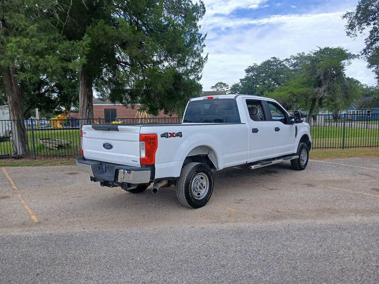 Used 2017 Ford F250 XL w/ Power Equipment Group AWD/4WD image 4