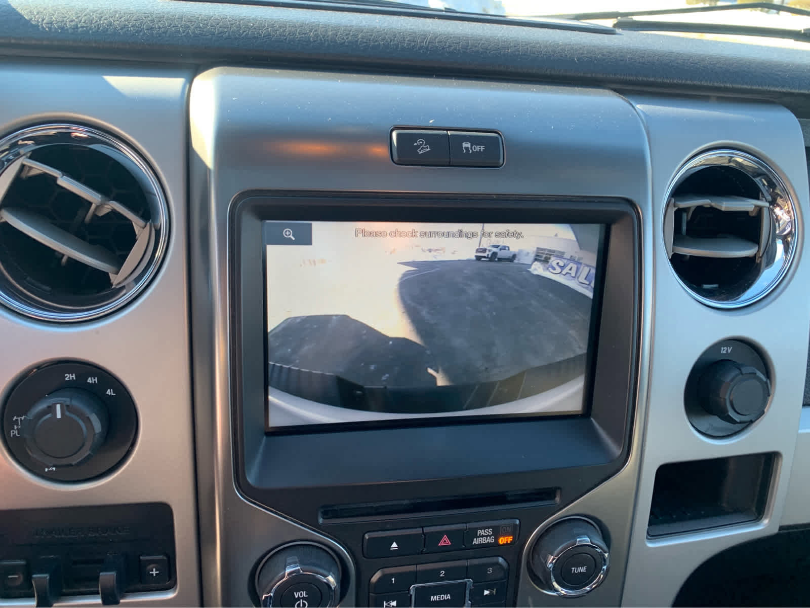 Used 2014 Ford F150 FX4 w/ Equipment Group 402A Luxury image 16