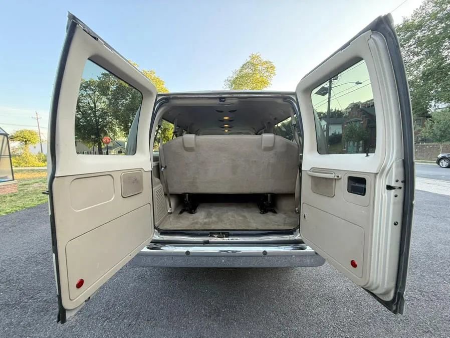 Used 2013 Ford E-350 and Econoline 350 XLT image 22