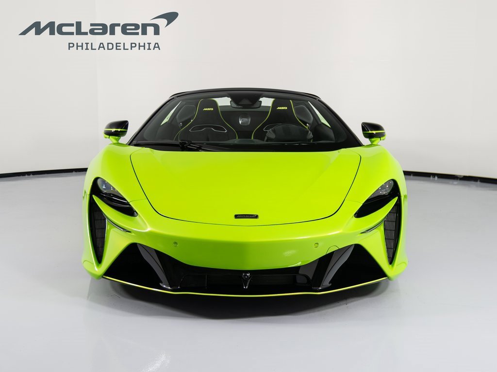 Used 2025 McLaren Artura Spider image 3