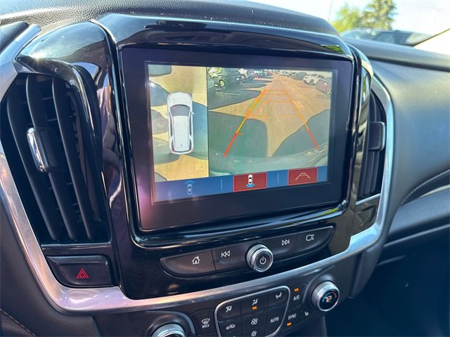 Used 2019 Chevrolet Traverse LT w/ LT Premium Package image 3