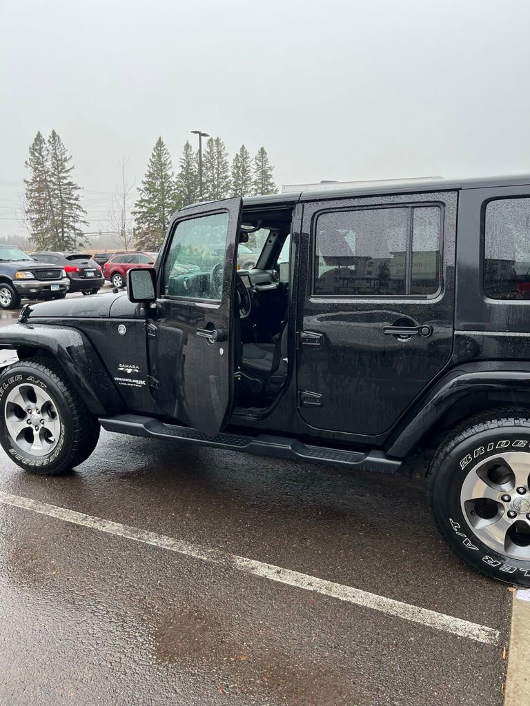 Used 2018 Jeep Wrangler Unlimited Sahara w/ Trailer Tow Group AWD/4WD image 11