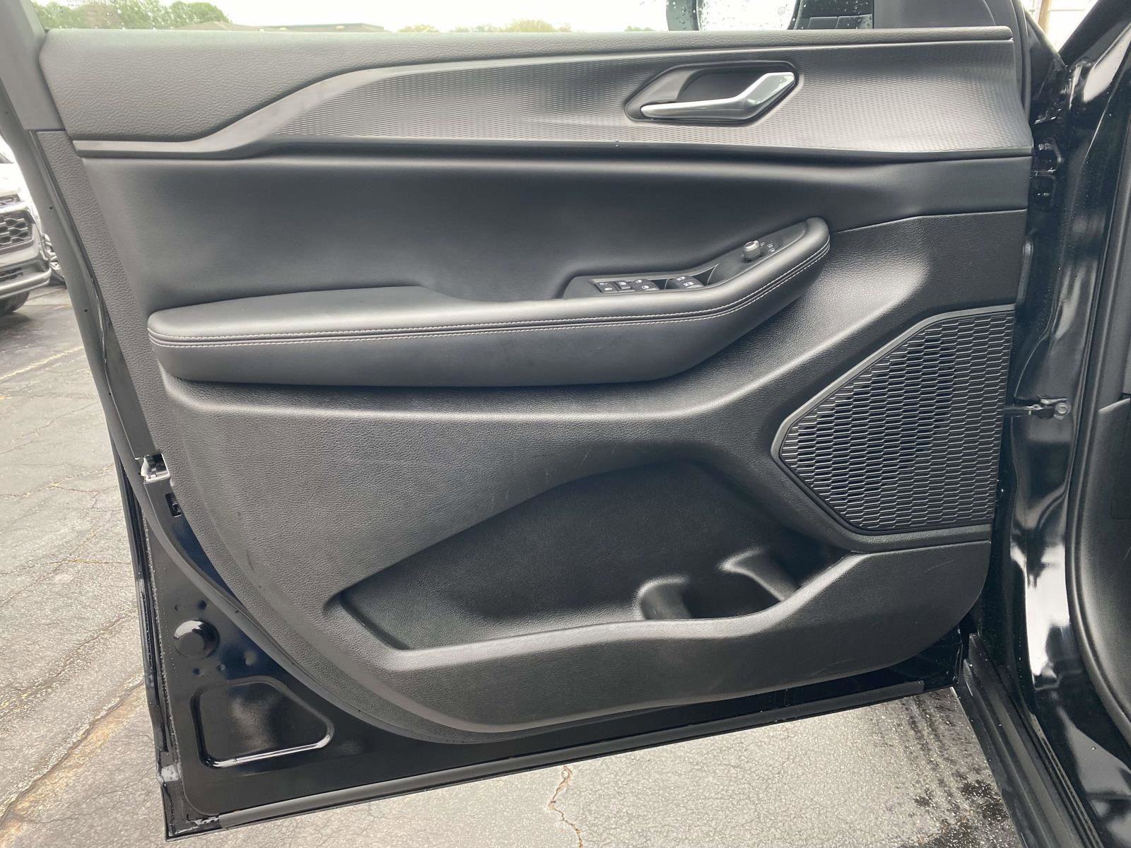 Certified 2024 Jeep Grand Cherokee Laredo image 17