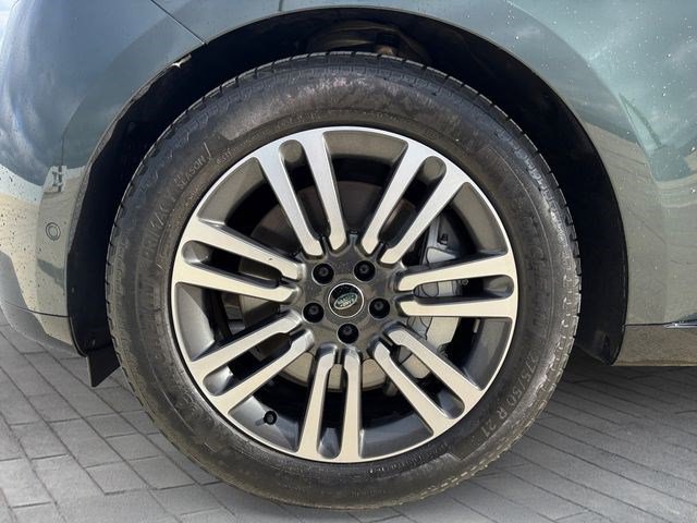 Used 2024 Land Rover Range Rover Long Wheelbase SE image 9