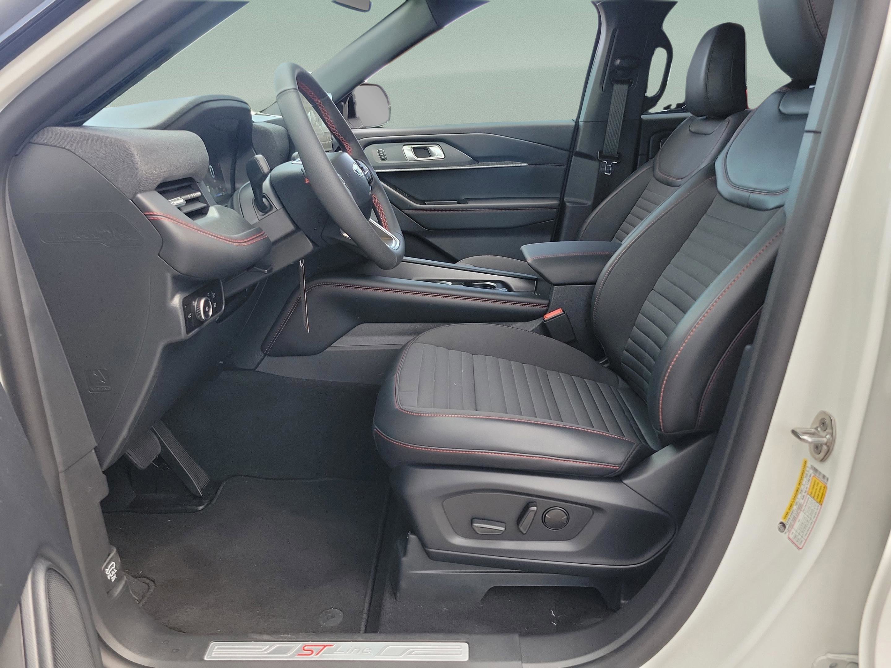 New 2026 Ford Explorer ST-Line w/ Premium Package image 8