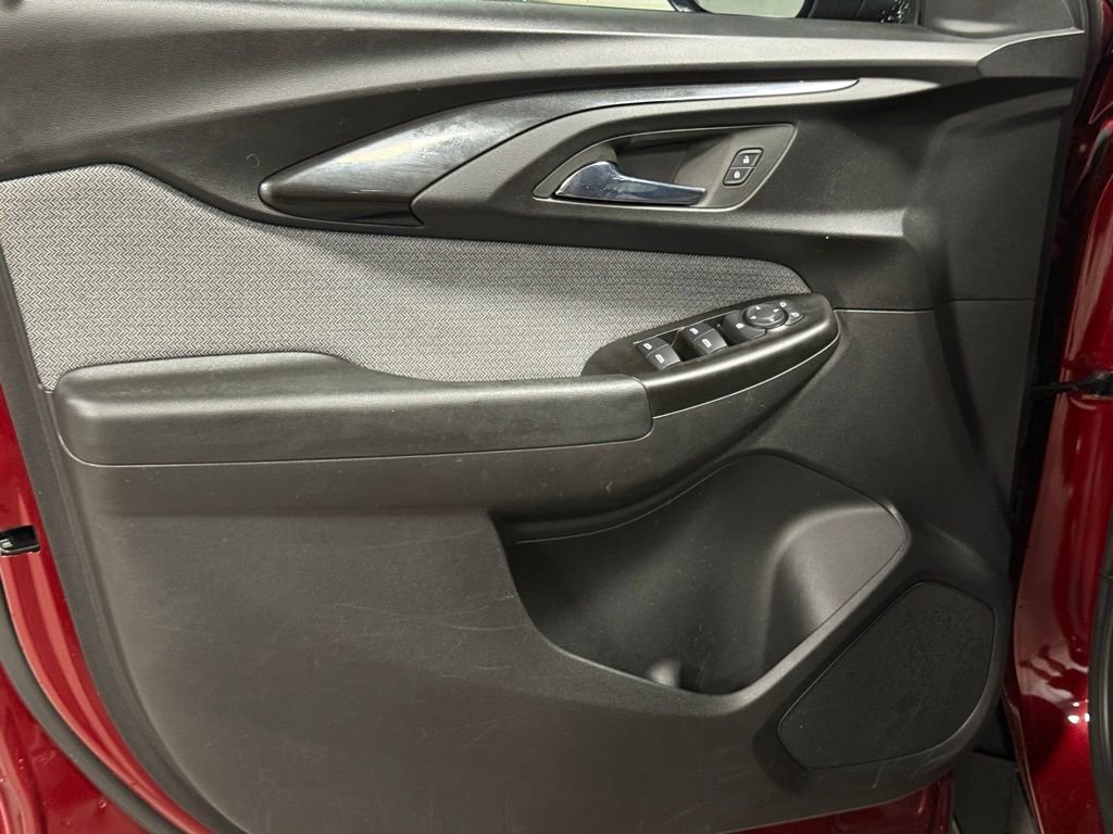 Used 2023 Chevrolet TrailBlazer LT w/ Convenience Package image 21