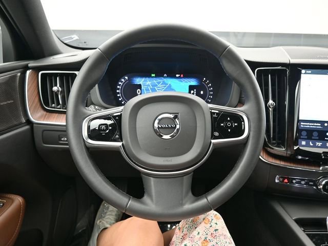 Used 2023 Volvo XC60 B5 Ultimate image 23