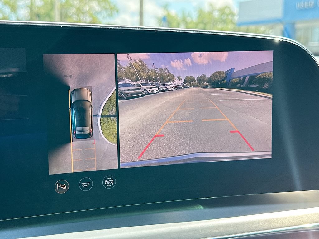 Certified 2023 Cadillac Lyriq 2WD image 13
