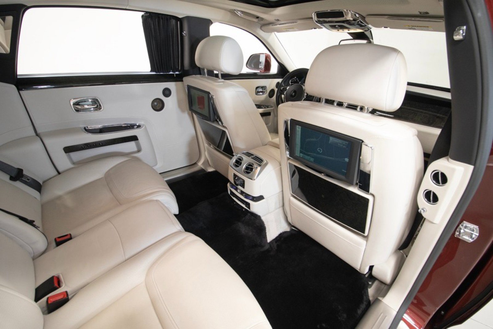 Used 2015 Rolls-Royce Ghost Extended Wheelbase image 86
