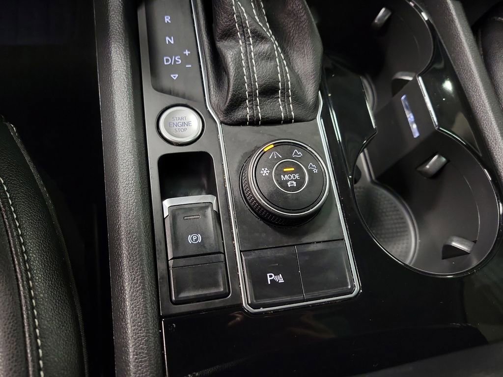 Used 2021 Volkswagen Atlas SEL R-Line AWD/4WD image 16