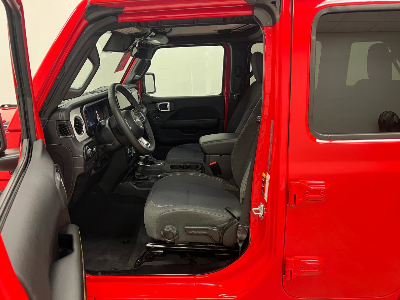 Used 2025 Jeep Wrangler Unlimited Sahara image 50