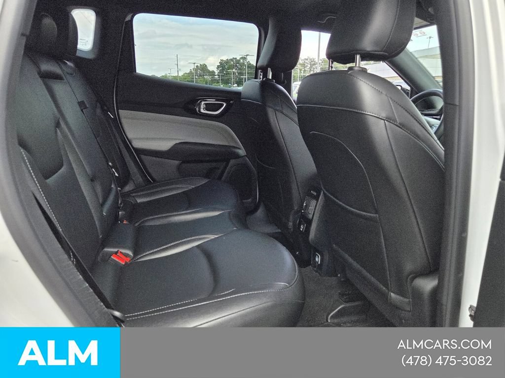 Used 2025 Jeep Compass Limited AWD/4WD image 16