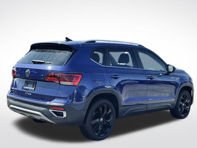Used 2023 Volkswagen Taos SE w/ Panoramic Sunroof Package image 6